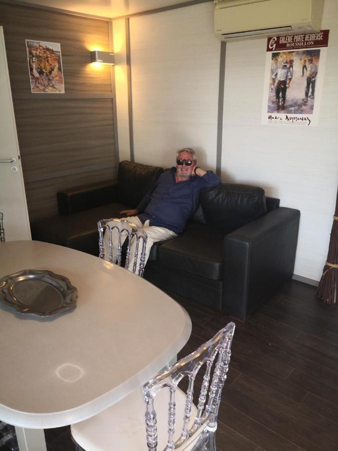 La Colline Des Ocres Village De 3 Etoiles 3* Apt